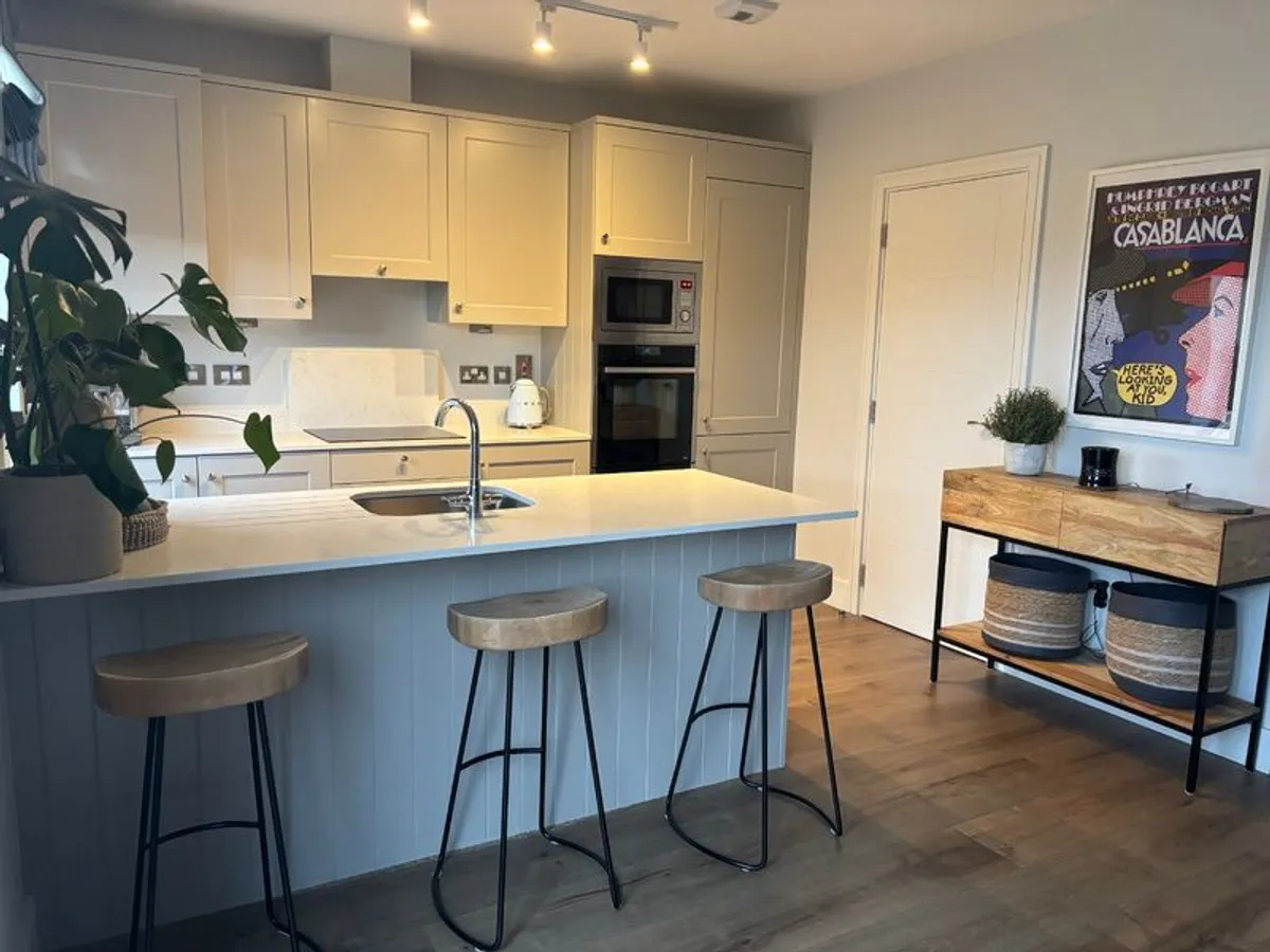 Almost New Modern Fitted Shaker Kitchen - Image 3