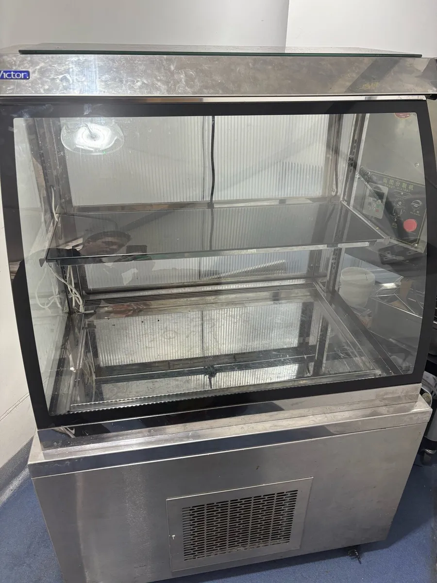 Display fridge - Image 1