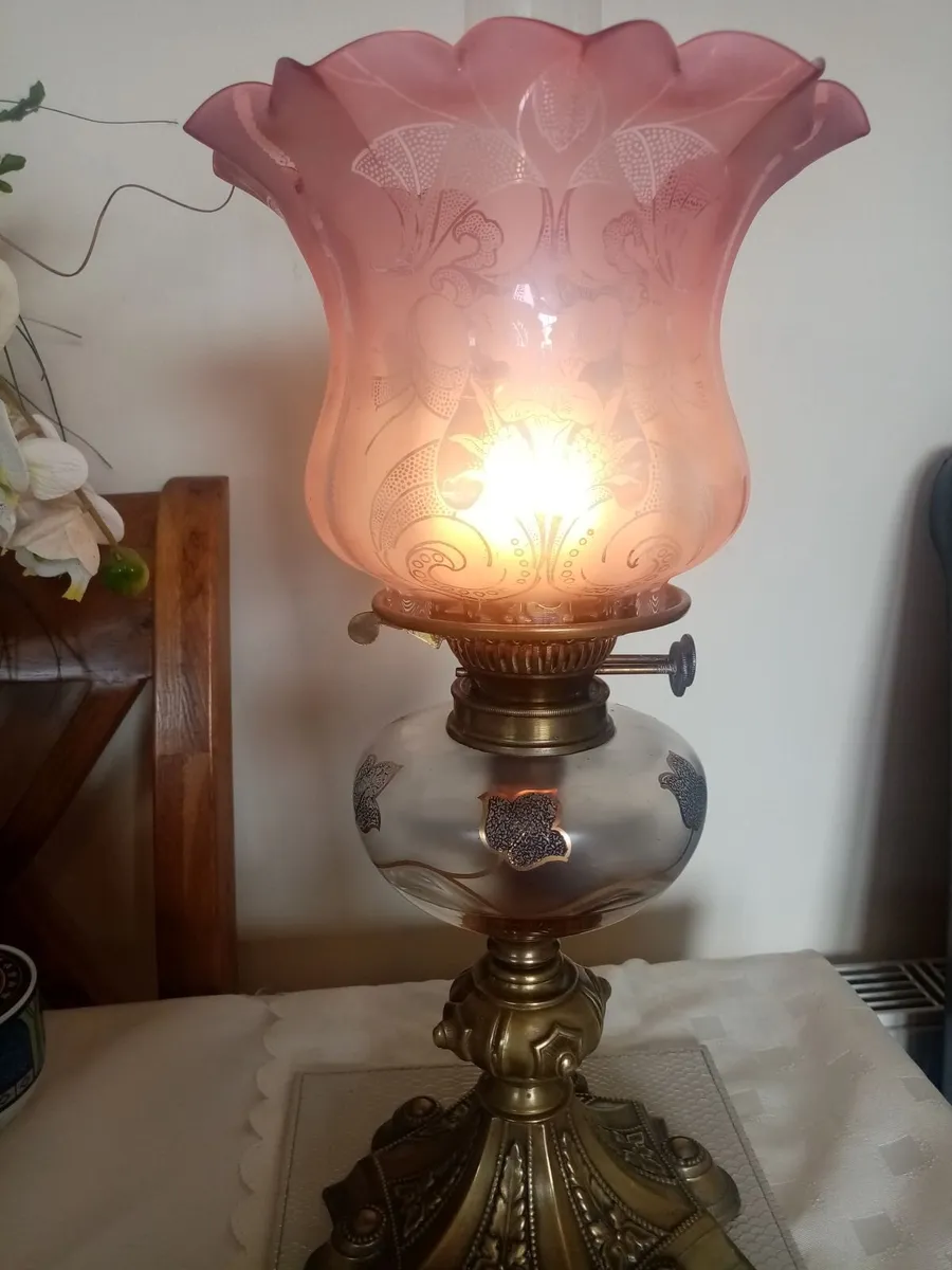 Victorian Oil Lamp (original) - Image 3