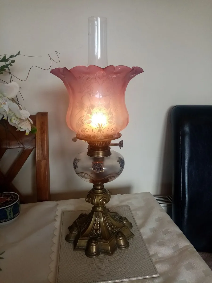 Victorian Oil Lamp (original) - Image 1