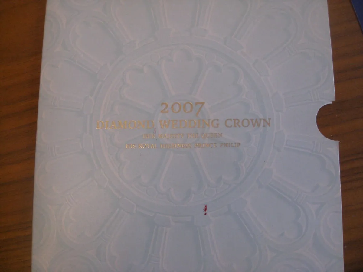 2007 Diamond Wedding Crown £5 Coin - Image 2