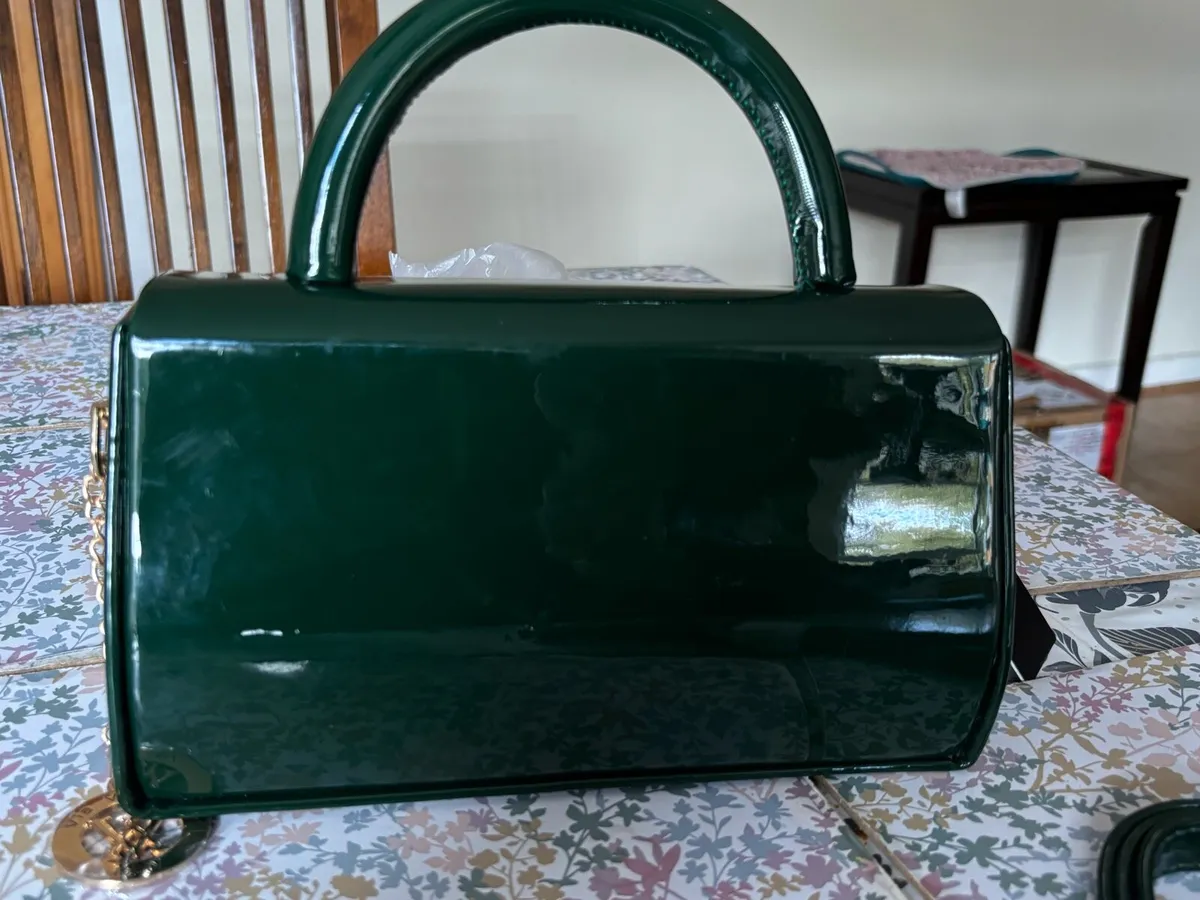 Via Victoria Green handbag - Image 2