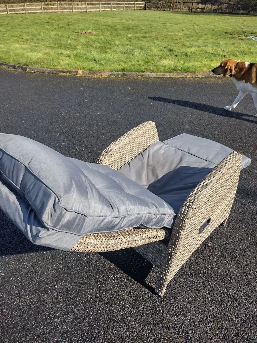 Rattan reclining chair - Image 2