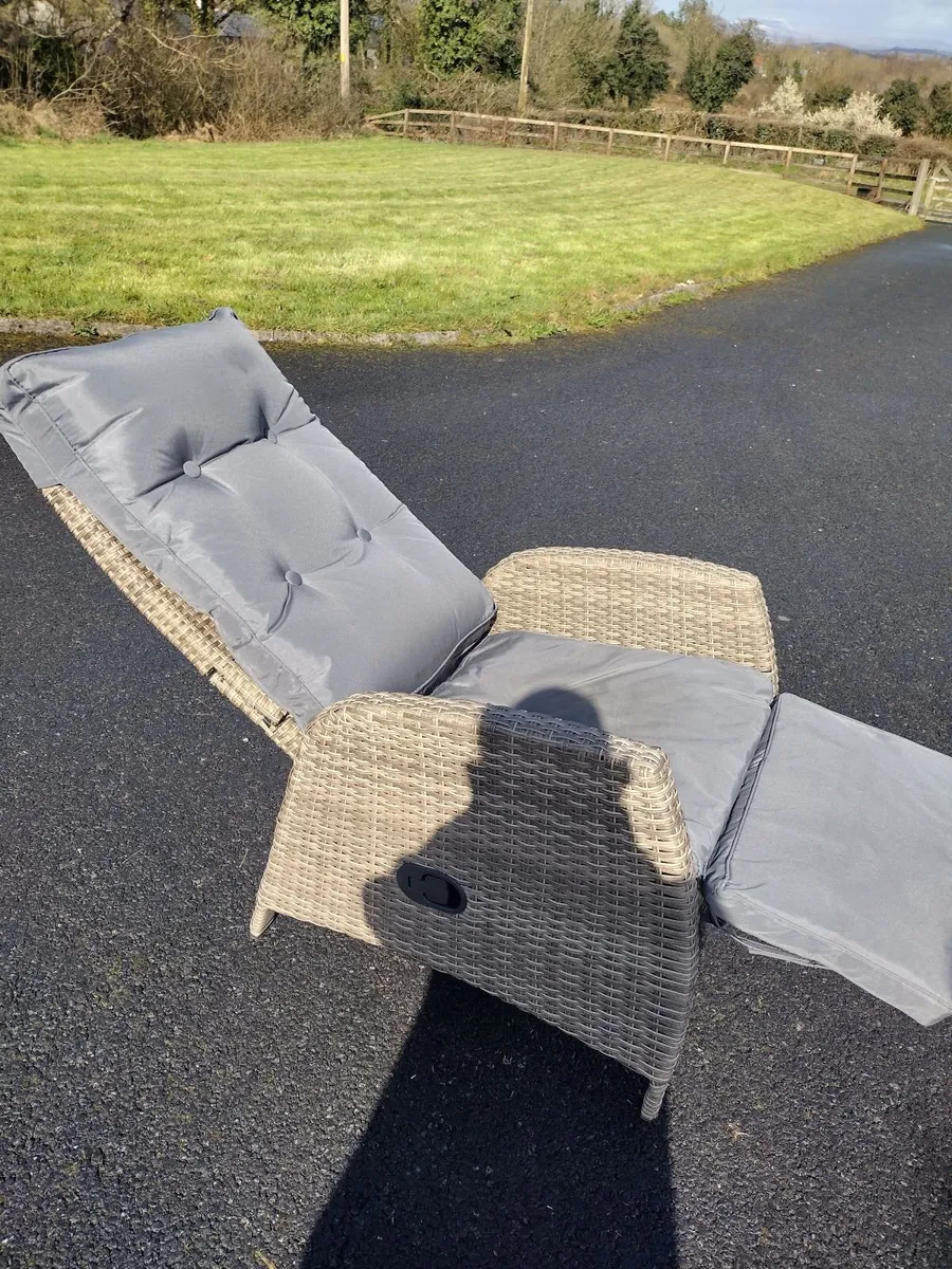 Rattan reclining chair - Image 4