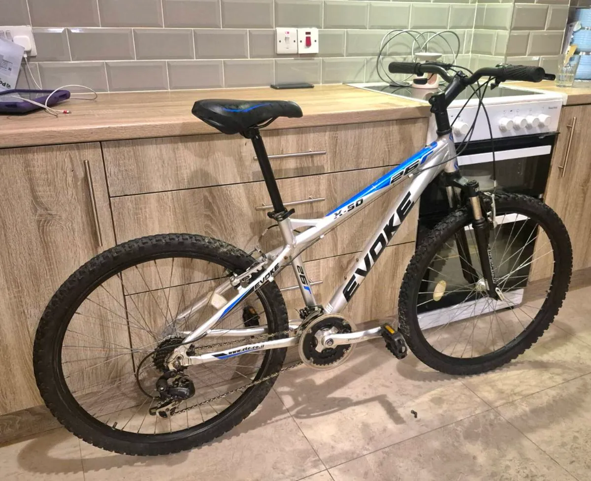 ADULTS APOLLO EVOKE X-50 BIKE FRAME 18 INCH ALLOY - Image 2