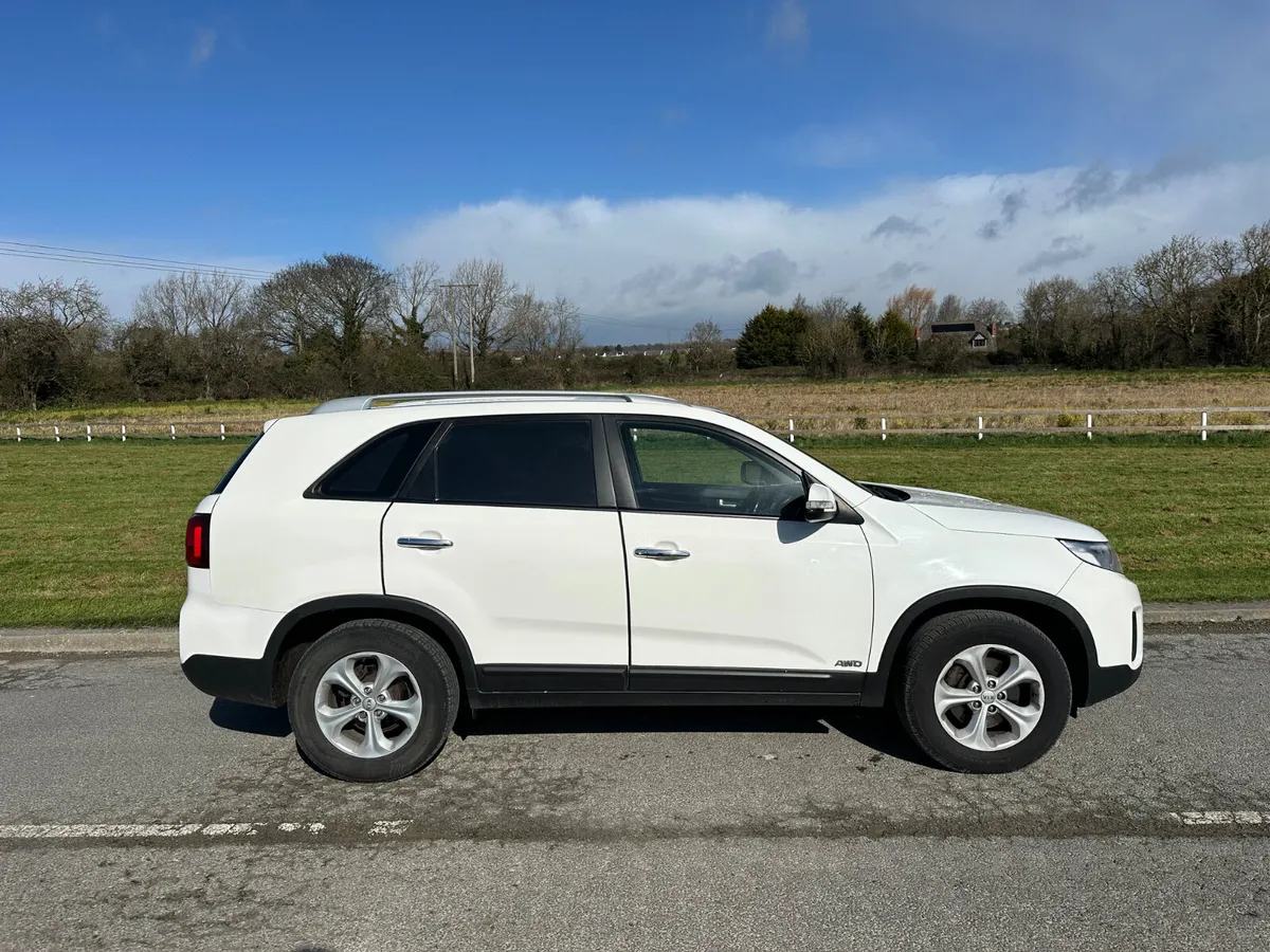 Kia Sorento 2014 Cvrt 2/2027 - Image 3