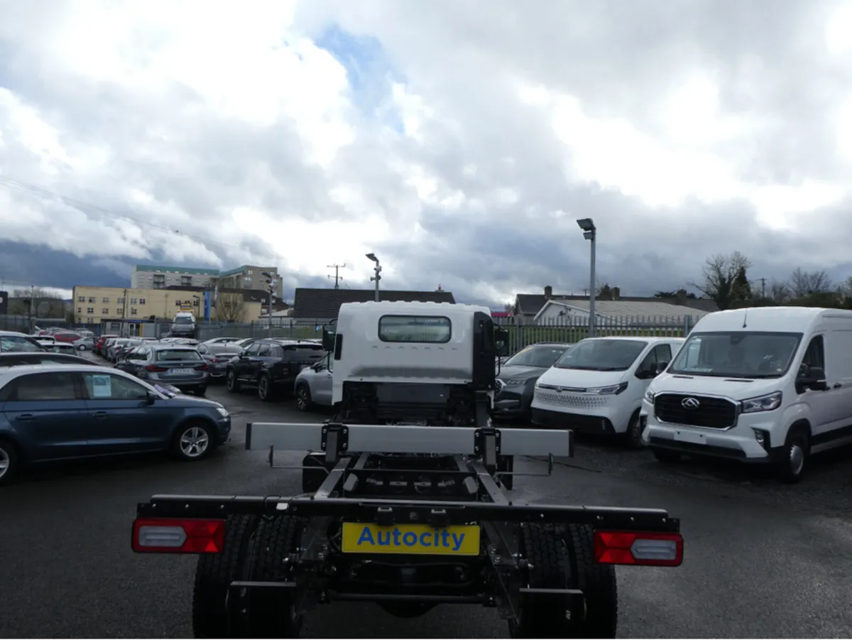 Isuzu NPR 7.5TON Automatic - Image 4