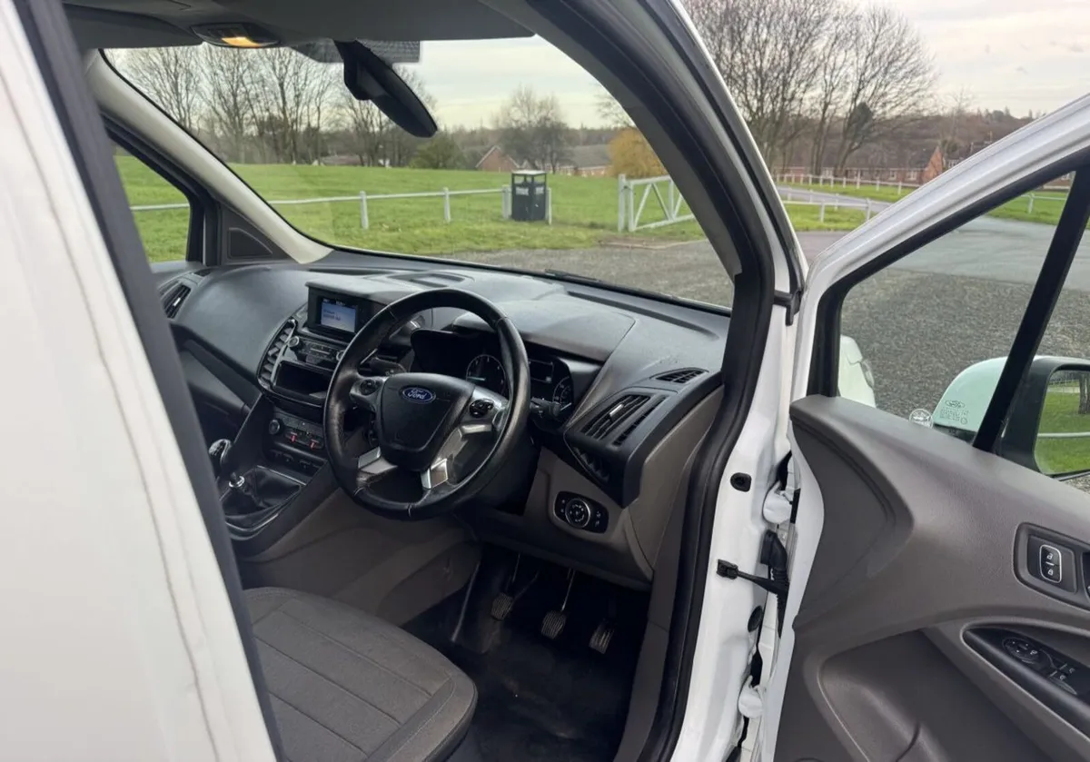 2021 Ford Transit Connect Small Panel Van - Image 4