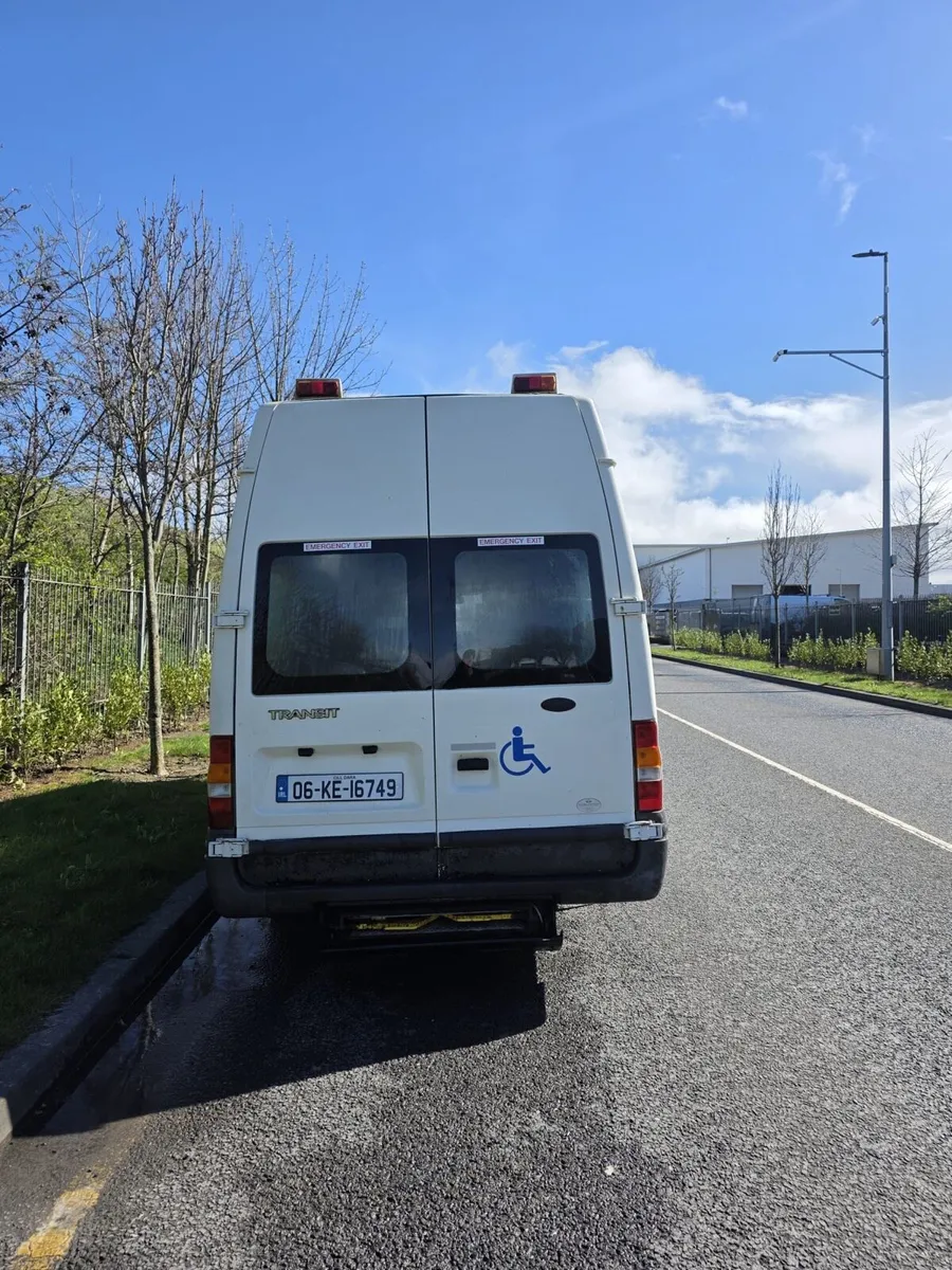 2006 Ford transit wheelchair minibus - Image 4