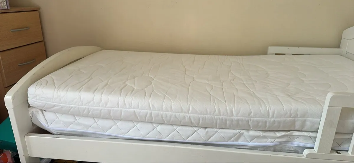 Toddler bed - Image 2