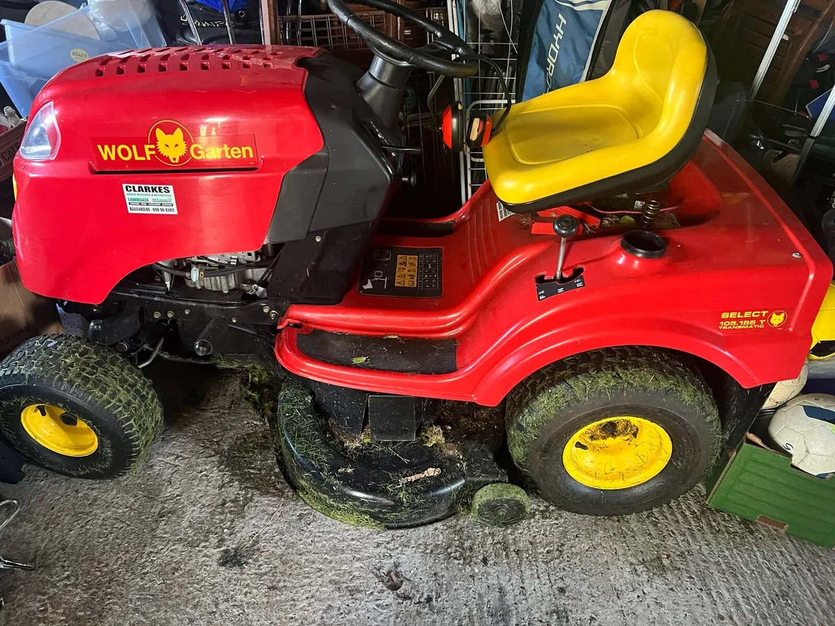 Ride on lawnmower - Image 1