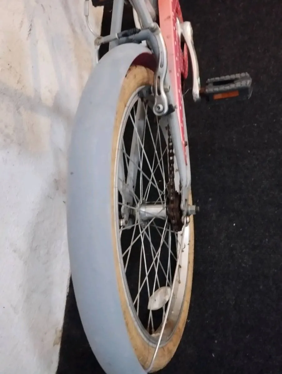 Girls 20inch bike - Image 4