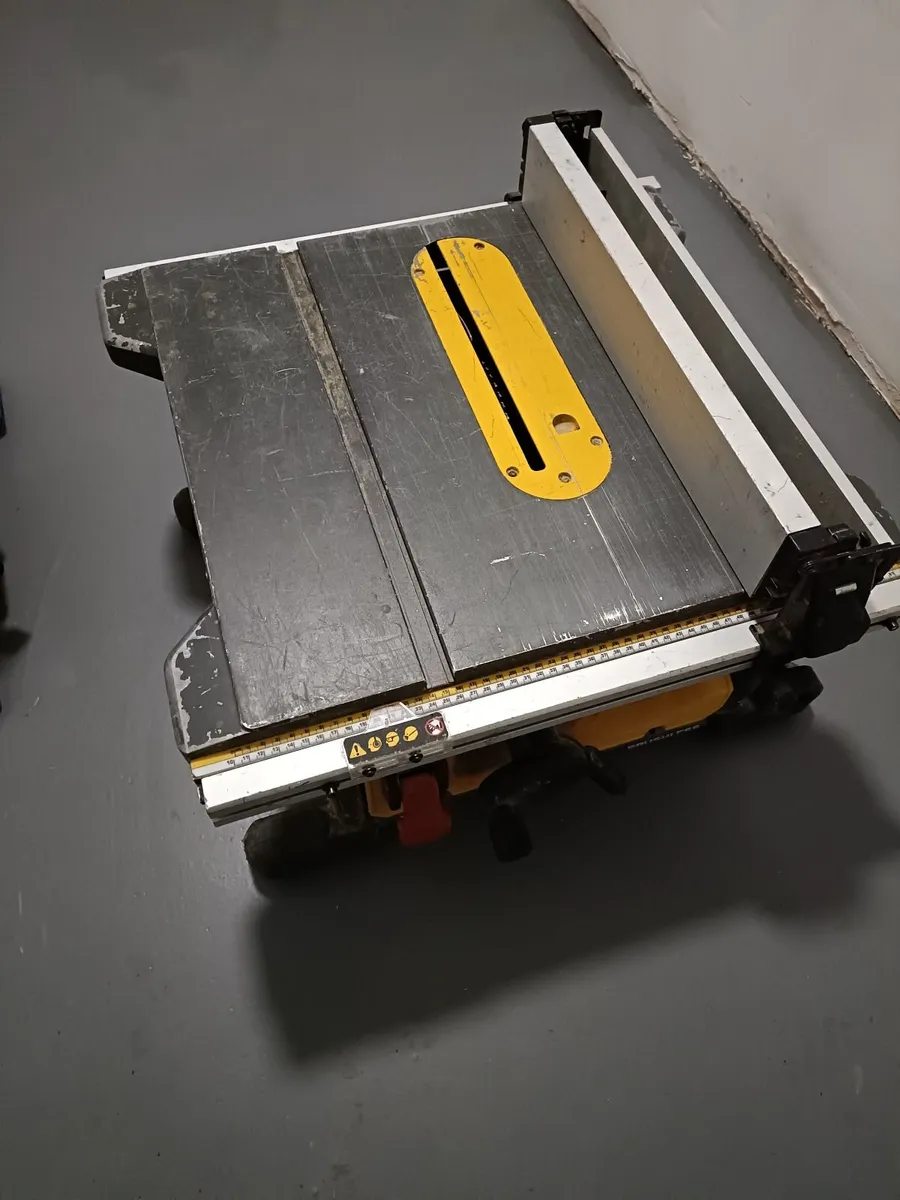 DeWalt table Saw - Image 4
