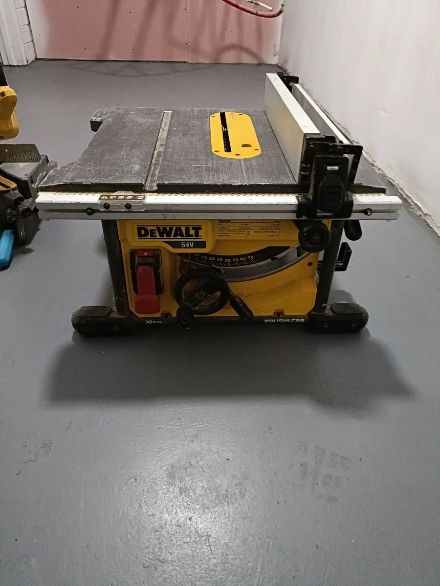DeWalt table Saw - Image 1