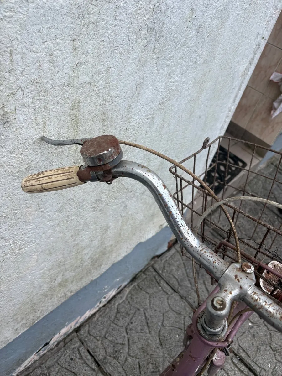 Vintage Bike - Image 1