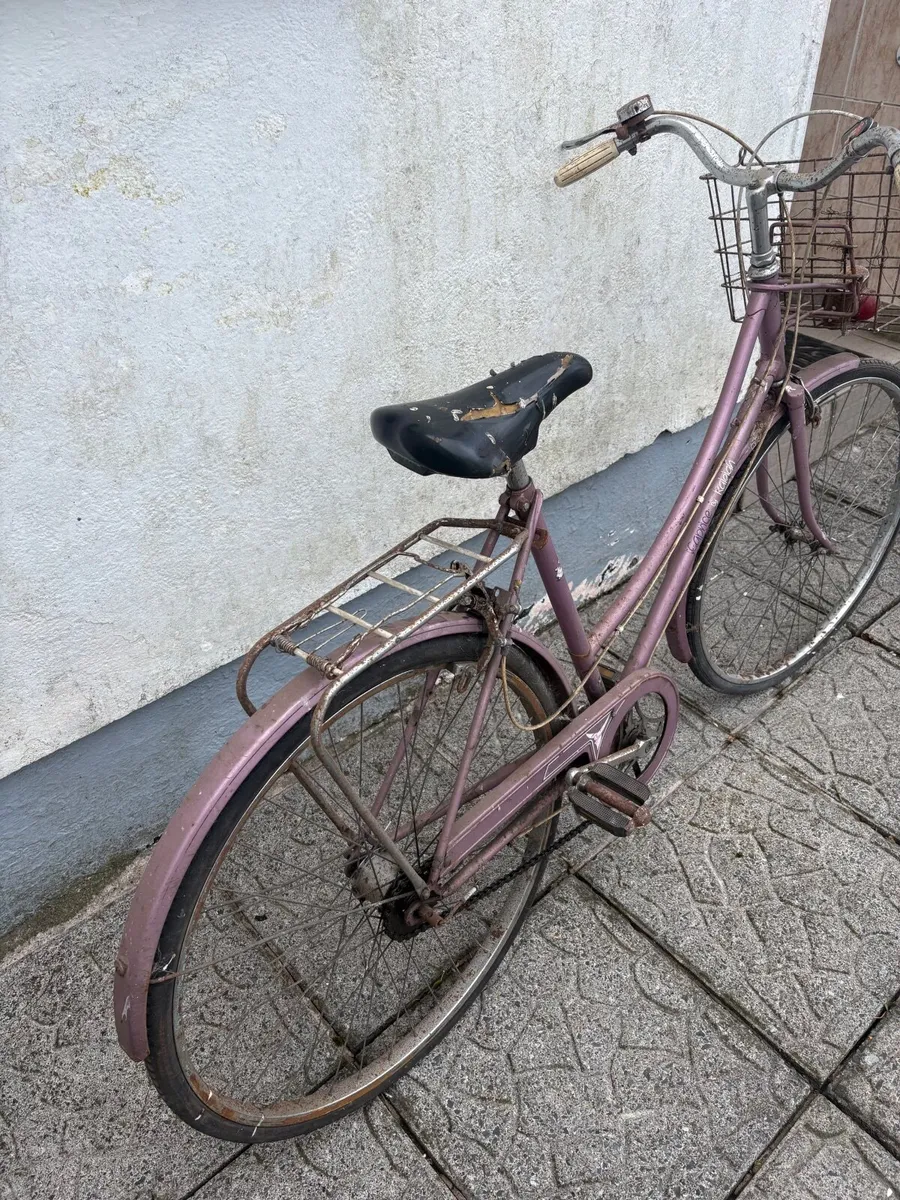 Vintage Bike - Image 3