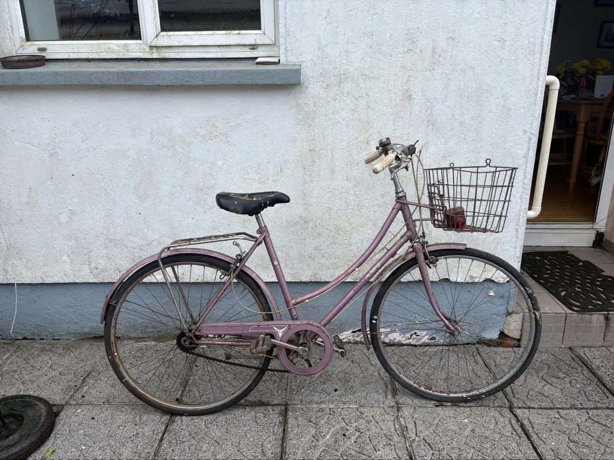 Vintage Bike - Image 4