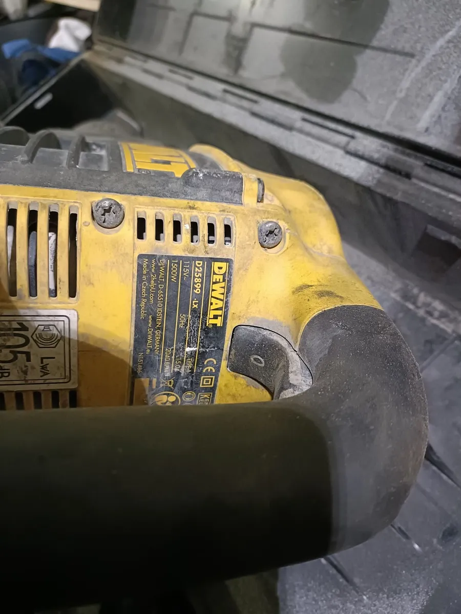 DeWalt demolition hammer - Image 2