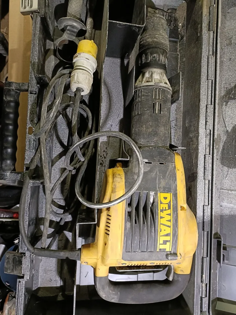 DeWalt demolition hammer - Image 3