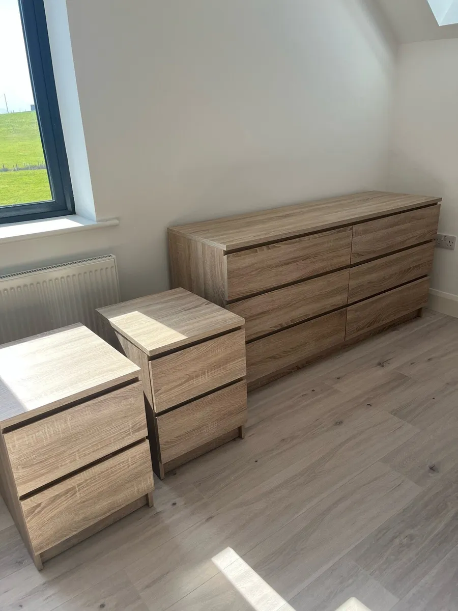 Lockers and chest drawers - Image 1