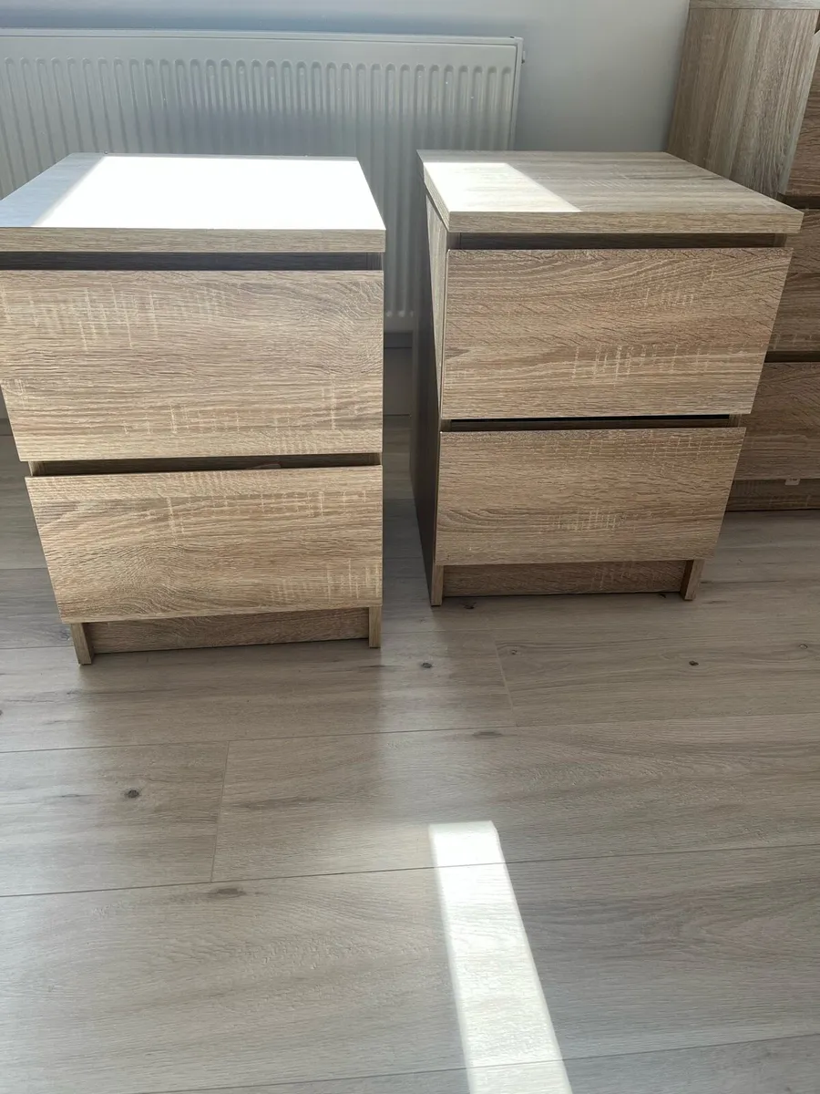 Lockers and chest drawers - Image 3