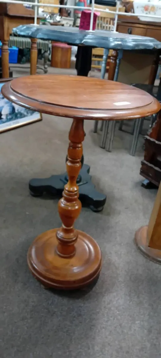 Light Mahogany Plant Table