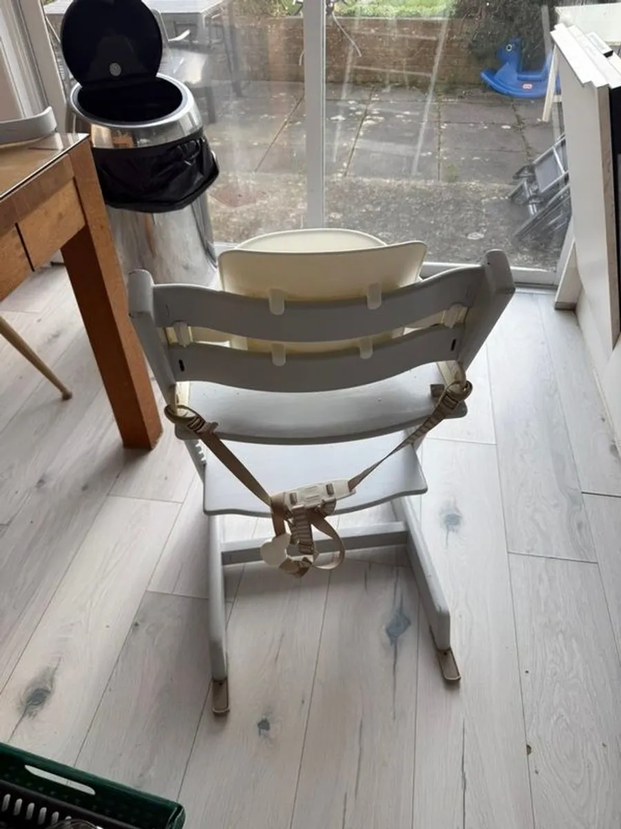 Stokke high chair with baby set - Image 3