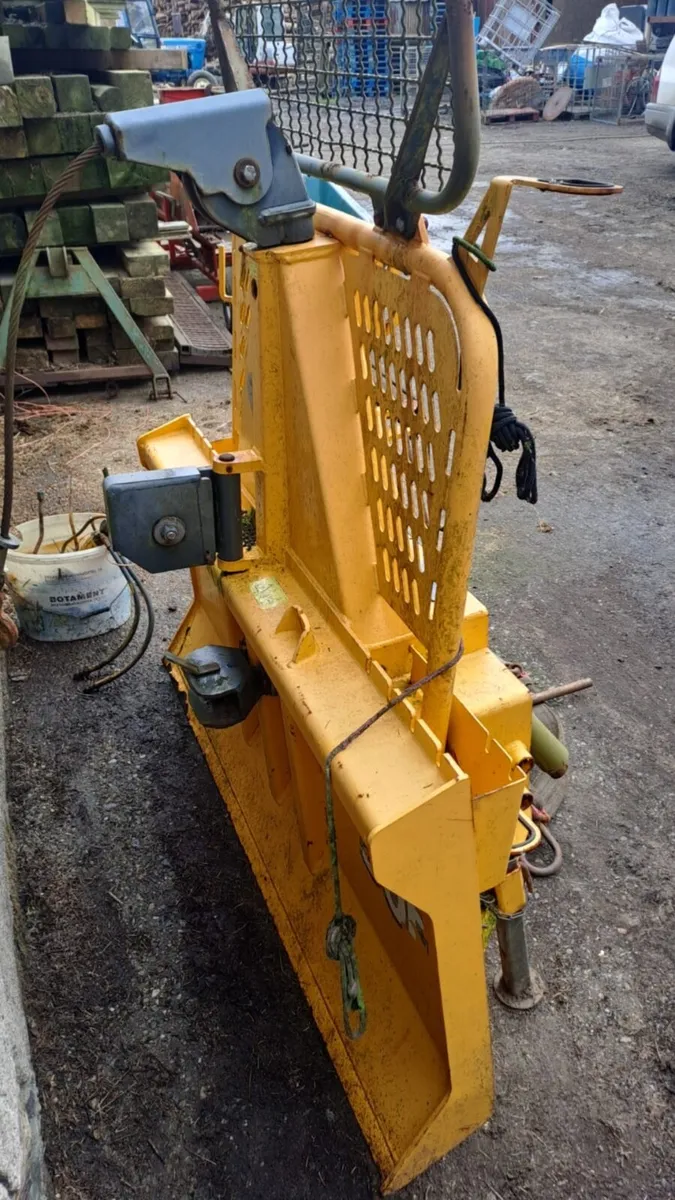 Uniforest Winch and Kindling Machine - Image 2