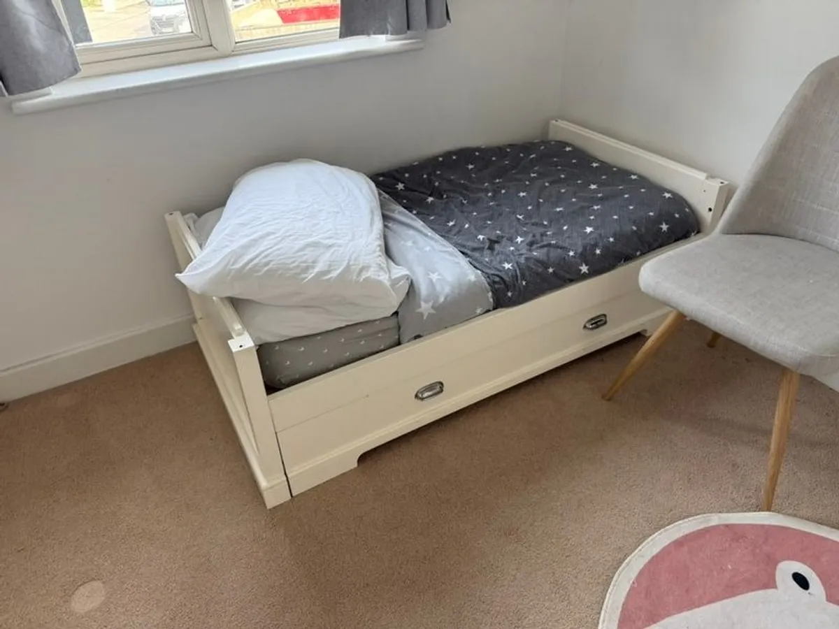 Mamas and Papas Cot / Bed
