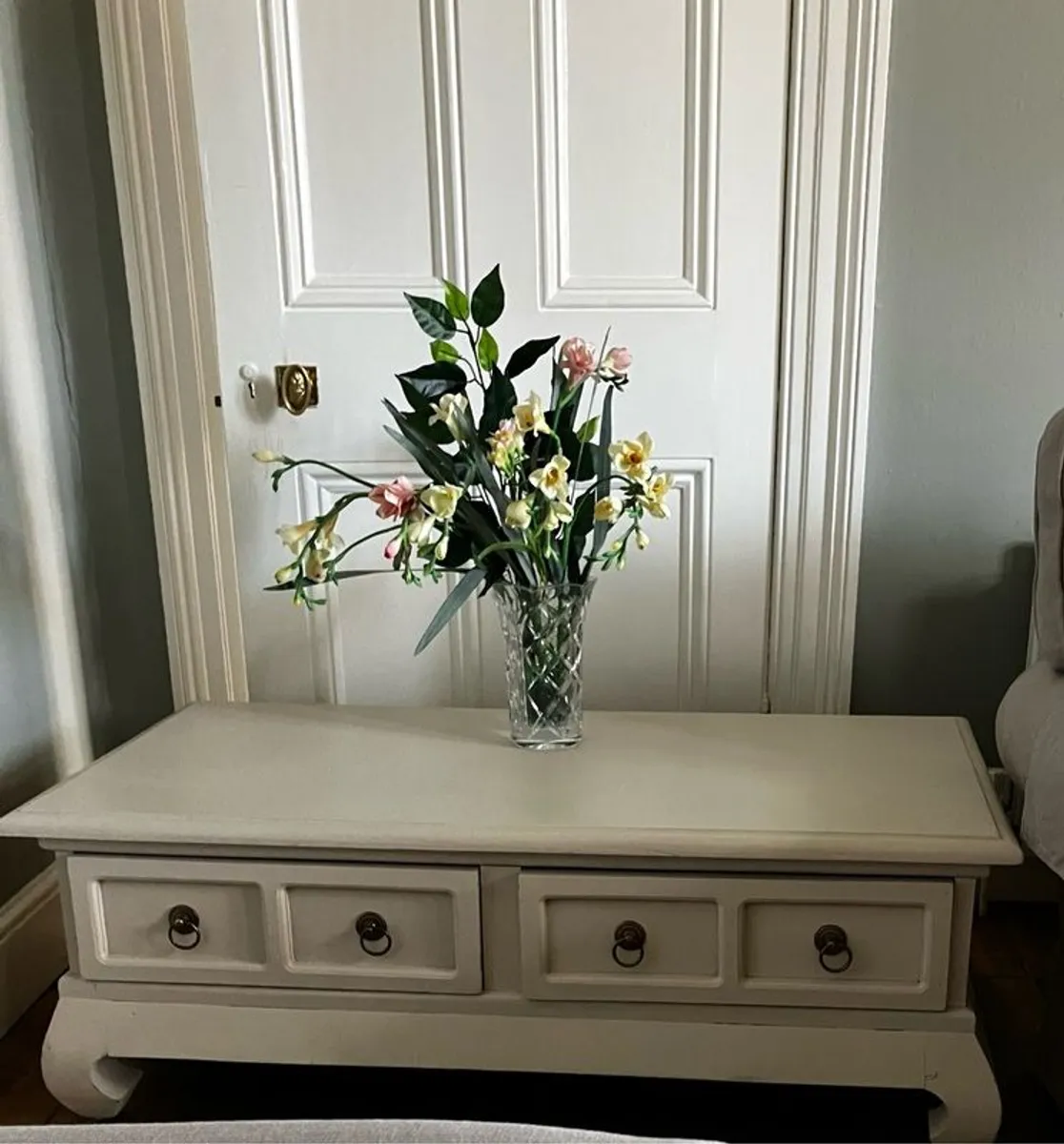 Coffee table with four drawers(two each side)