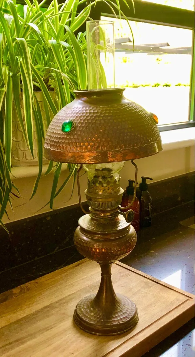 Antique oil lamp - Image 3