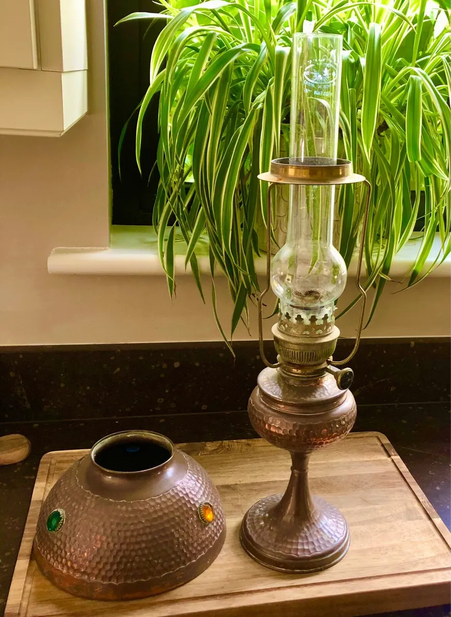 Antique oil lamp - Image 4