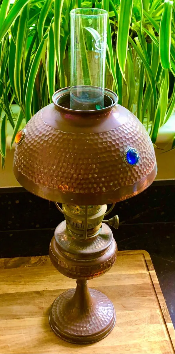 Antique oil lamp - Image 2