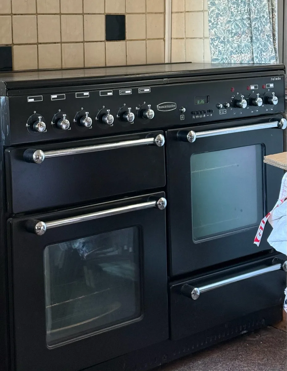 Rangemaster Dual fuel stove