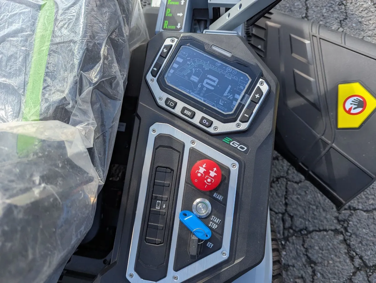 Ego Z6 Electric Zero-Turn Mower - Image 2