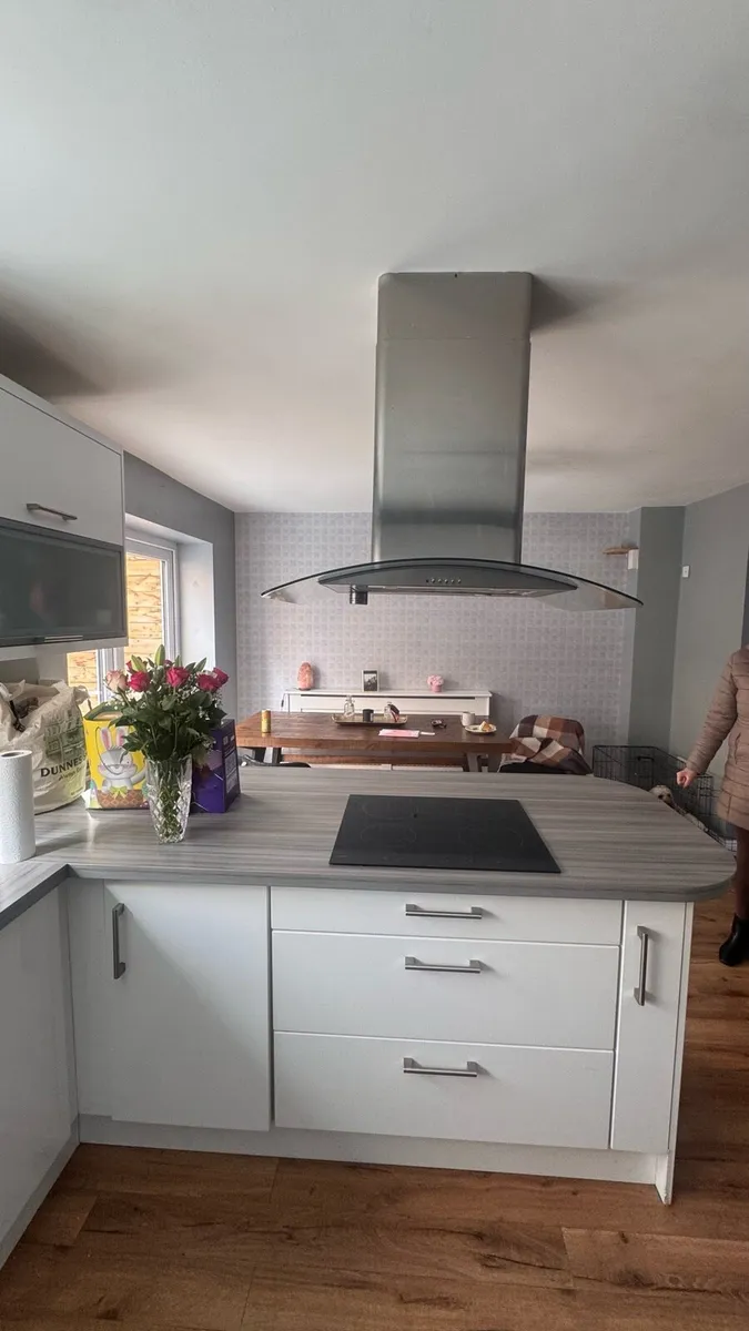 Stunning kitchen and appliances - Image 3