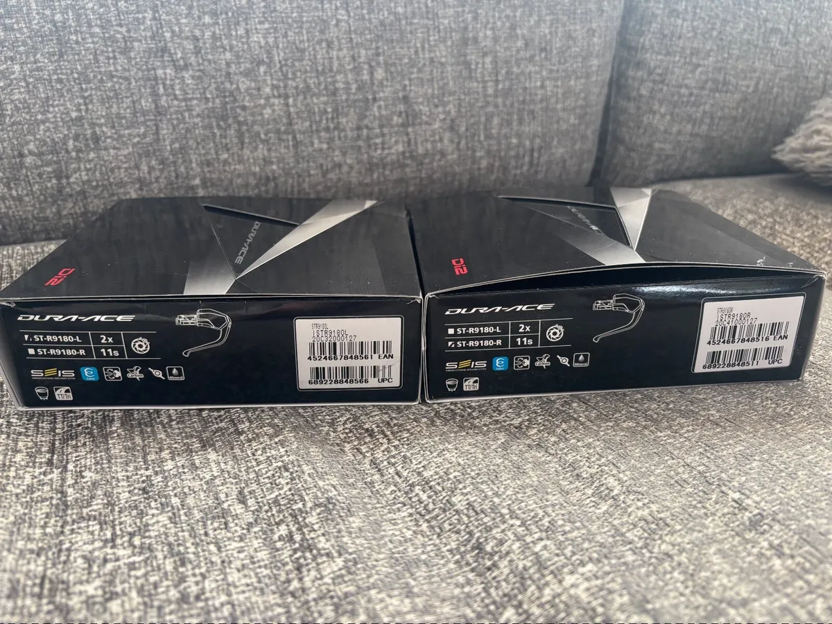 Shimano Dura Ace Di2 ST-R9180 - Image 1