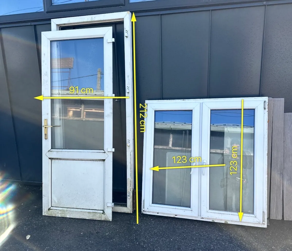Door and window - Image 1