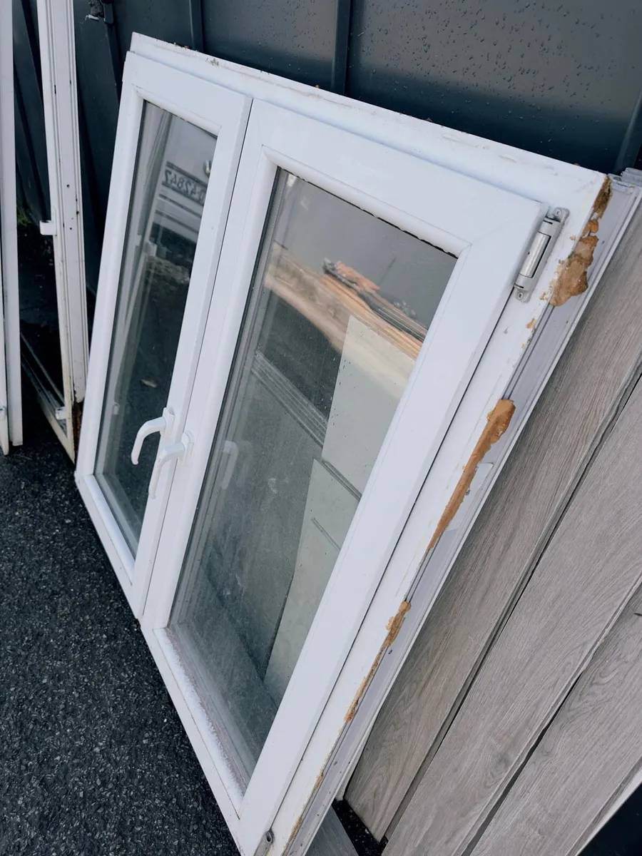 Door and window - Image 2