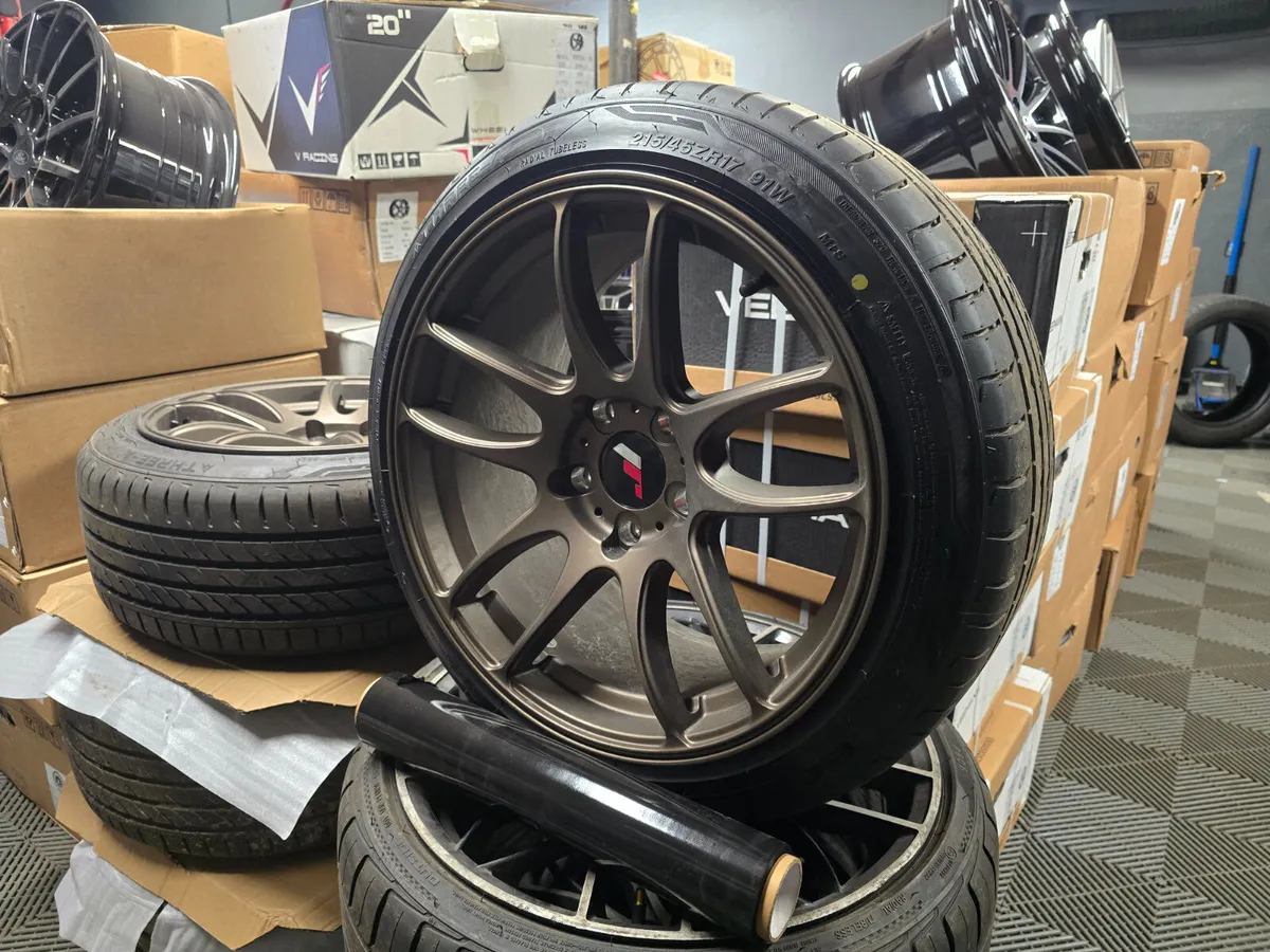 **Special** 17" Japan Racing JR-29