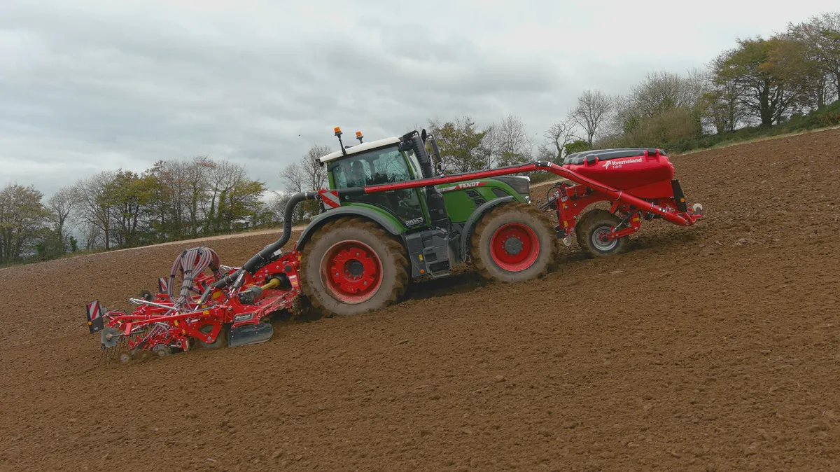 Kverneland Rotago F power harrow with f-drill CB F - Image 1