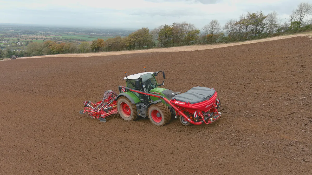 Kverneland Rotago F power harrow with f-drill CB F - Image 4