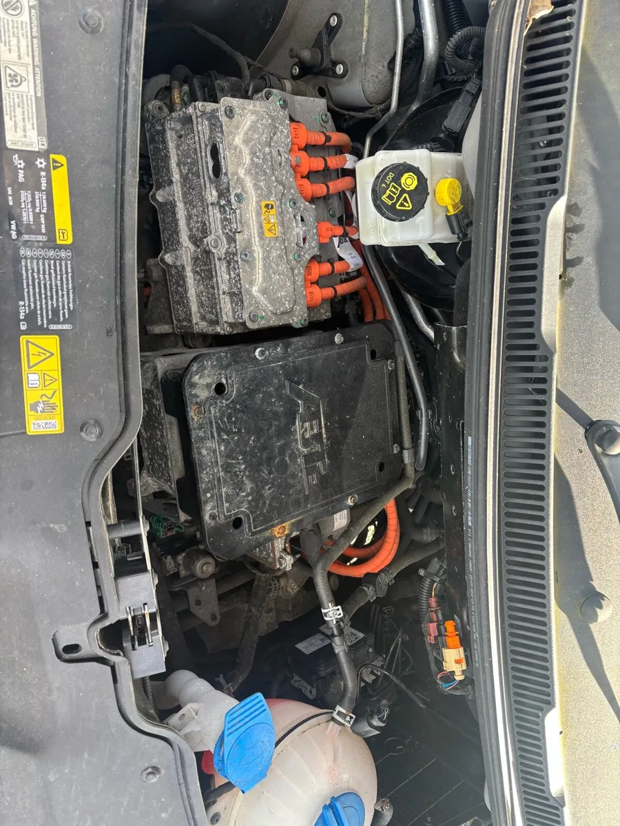 2021 Volkswagen transporter electric - Image 2