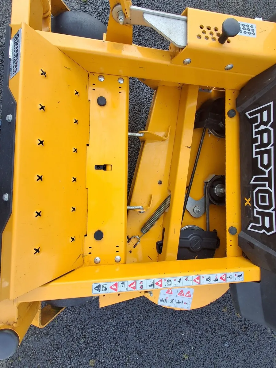 Zero Turn Lawnmower - Image 3