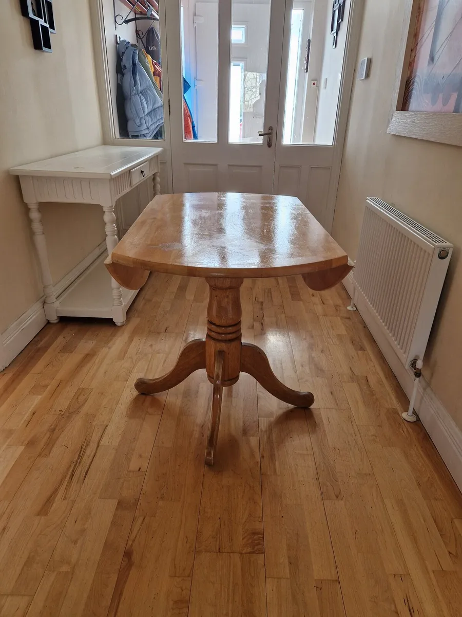 Kitchen Table and chairs - Image 2