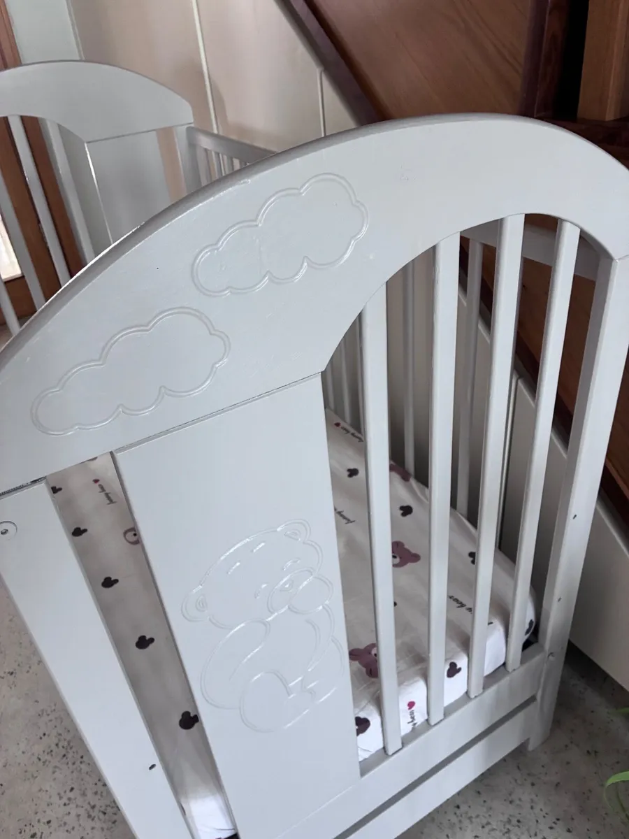 Baby cot - Image 1
