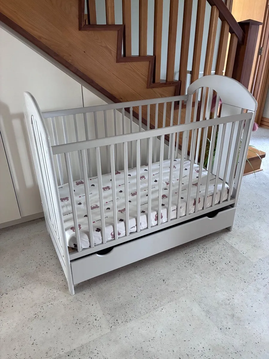 Baby cot - Image 3