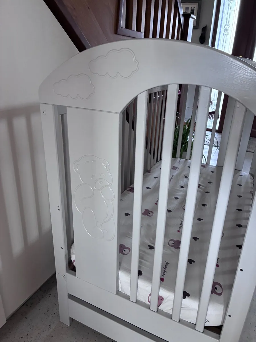 Baby cot - Image 2
