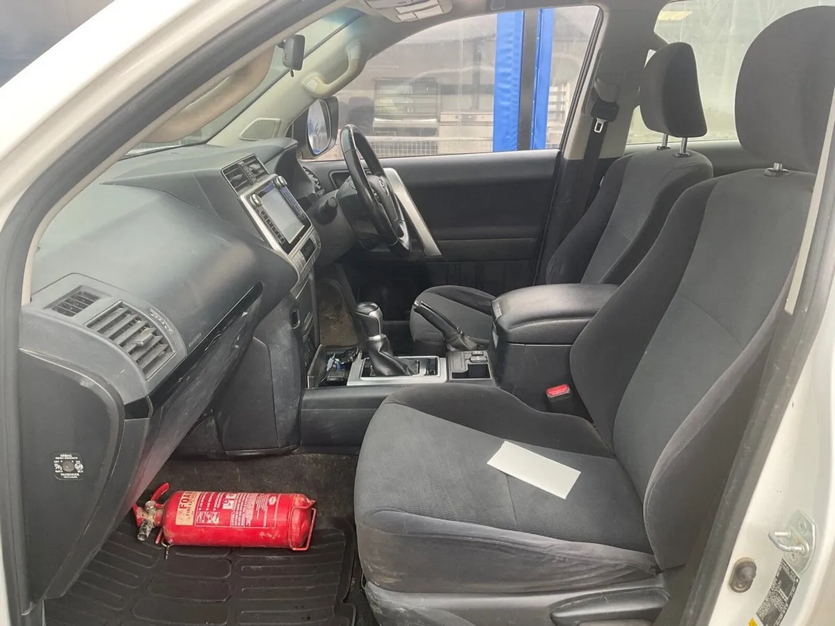 TOYOTA LAND CRUISER ACTIVE SW 2.8 D-4D AUTOMATIC - Image 3