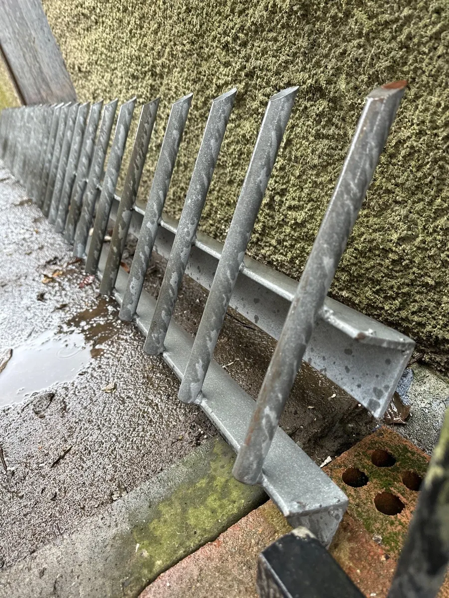 Railing - Image 1